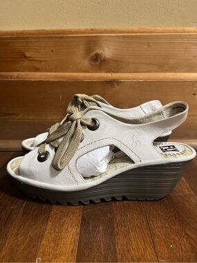 Women’s fly London  sandals in white size 9
